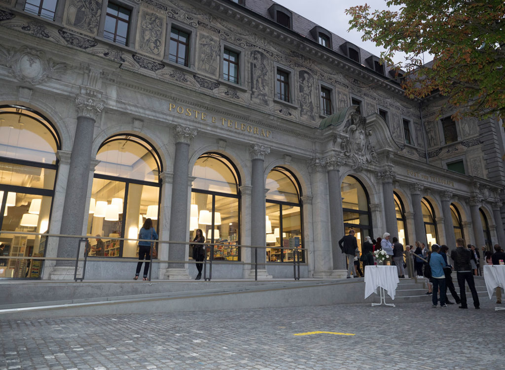 Entrance to Stadtbibliothek Chur_Copyright Christoph Zindel