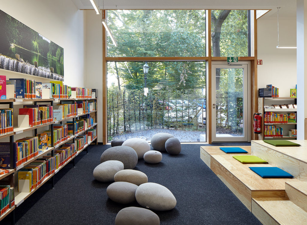 Interior of library L�dinghausen Copyright Lioba Schneider
