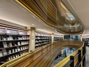 osaka kogyo library open air hall interior 10 | 利用時間の拡大