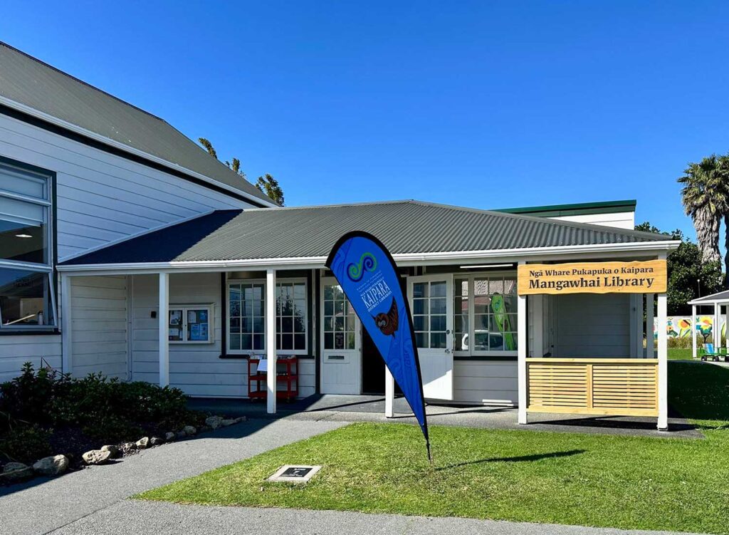 Kaipara District library, Outside-Library-Flag
