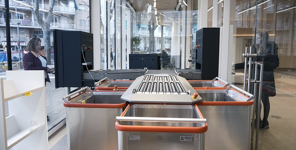 flexAMH automated materials handling system sorting returned books at Gabriel García Márquez Library in Barcelona