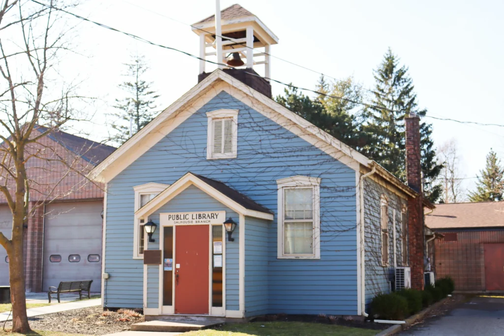 Exterior of the Port Dalhousie Branch of St. Catharines Public Library on a sunny day